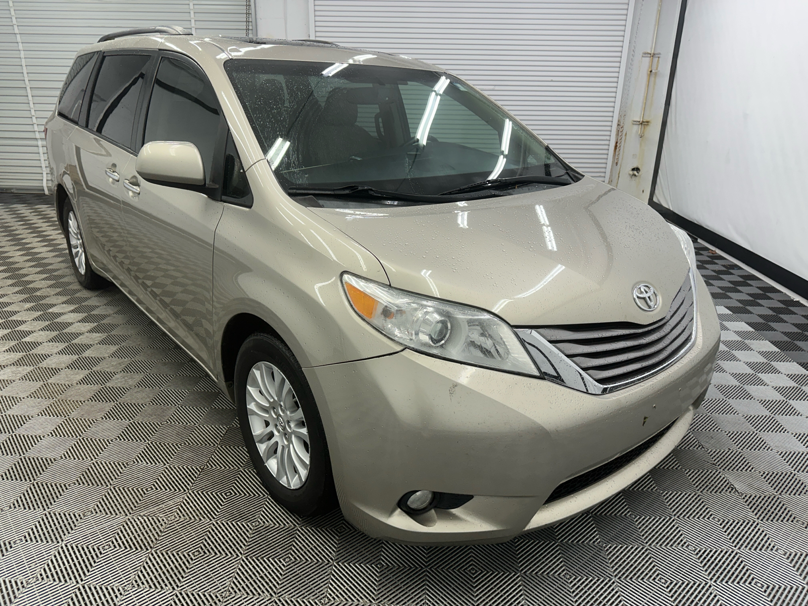 2015 Toyota Sienna XLE 7