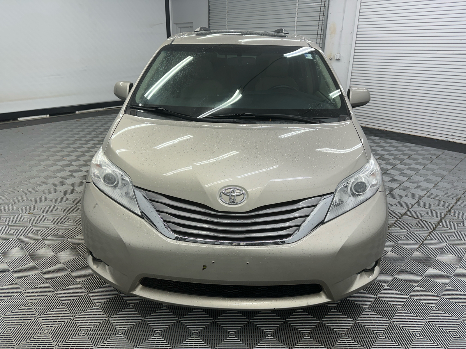 2015 Toyota Sienna XLE 8