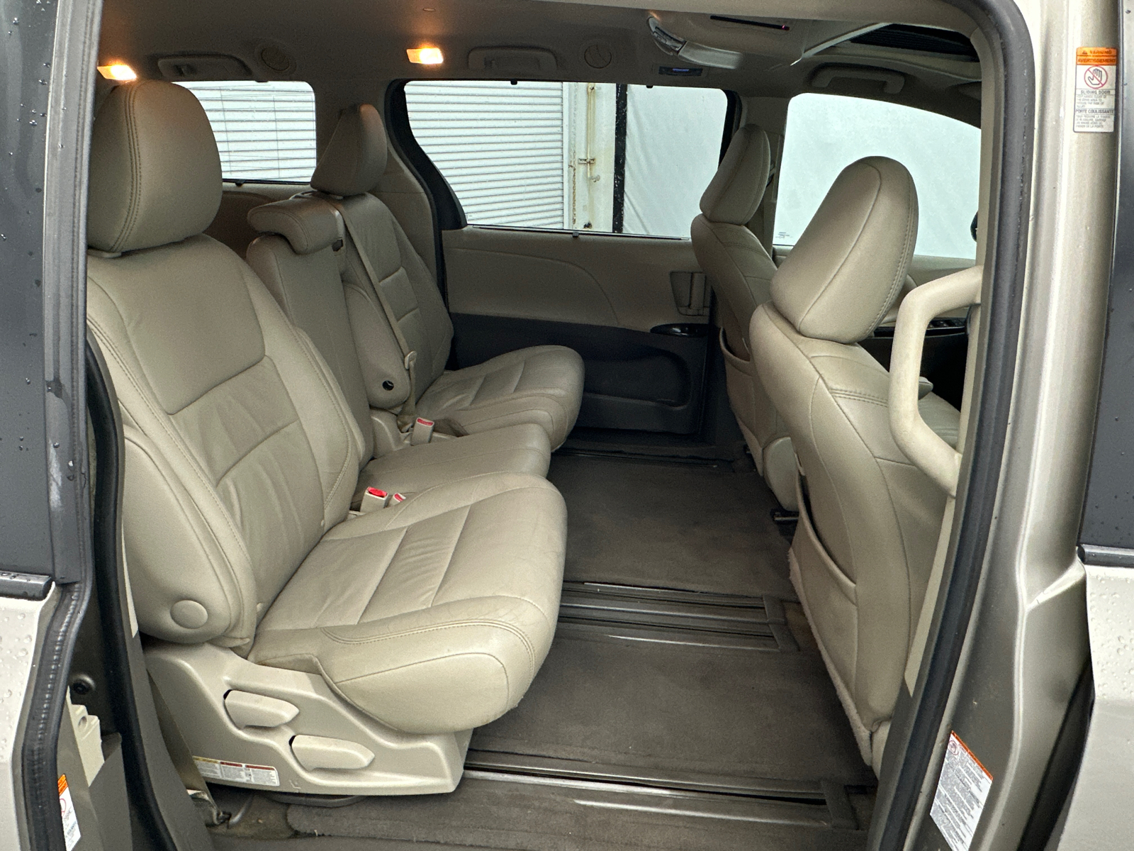 2015 Toyota Sienna XLE 17