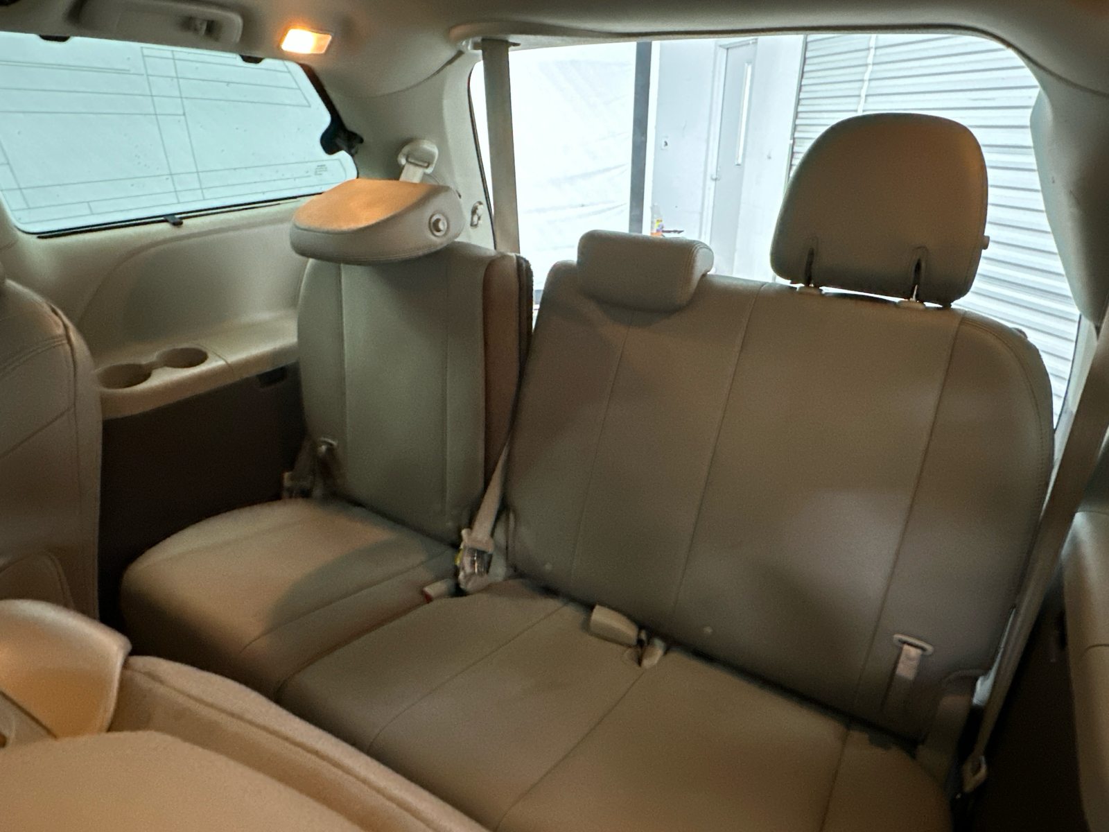 2015 Toyota Sienna XLE 23