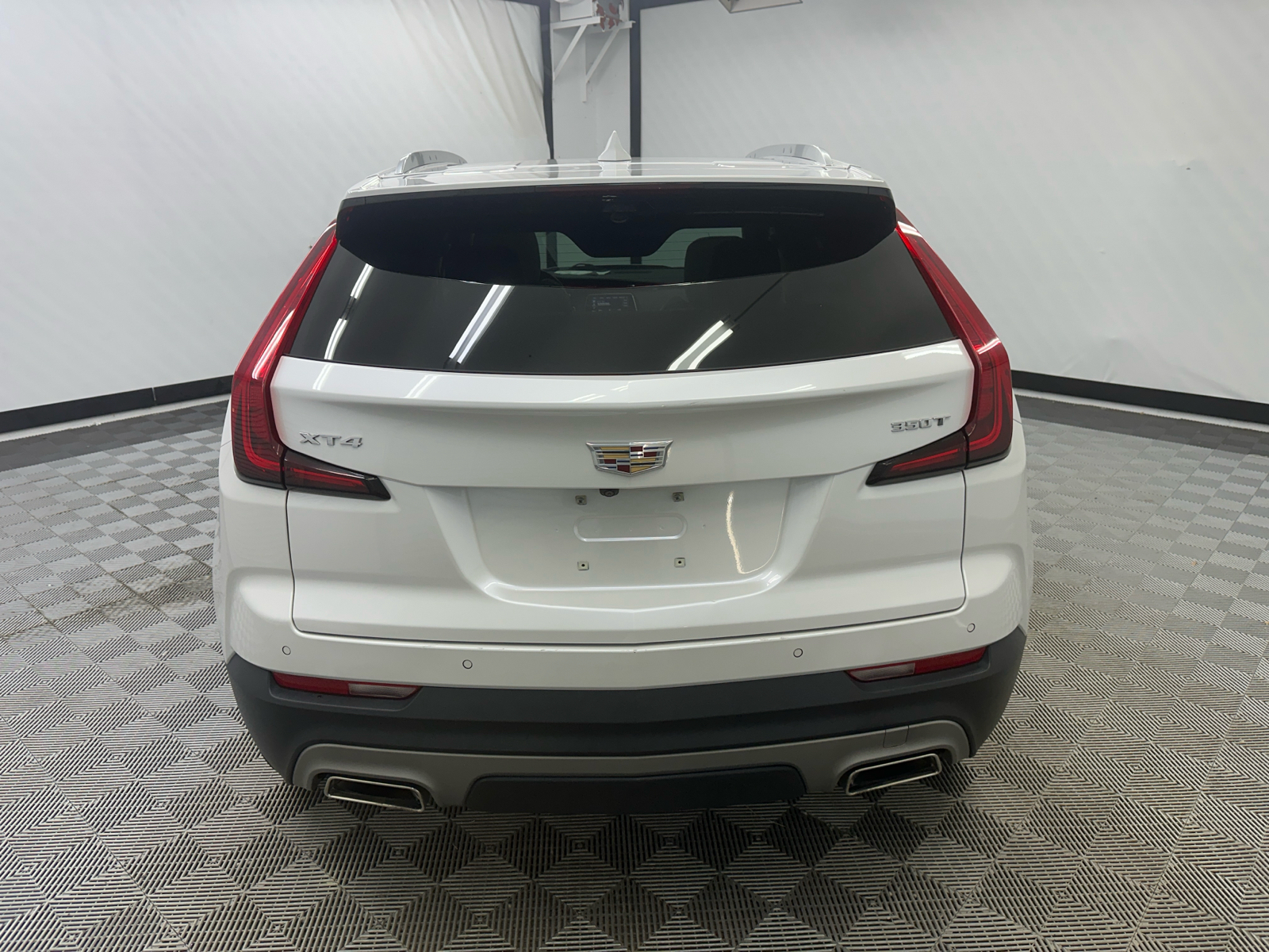 2022 Cadillac XT4 Premium Luxury 4