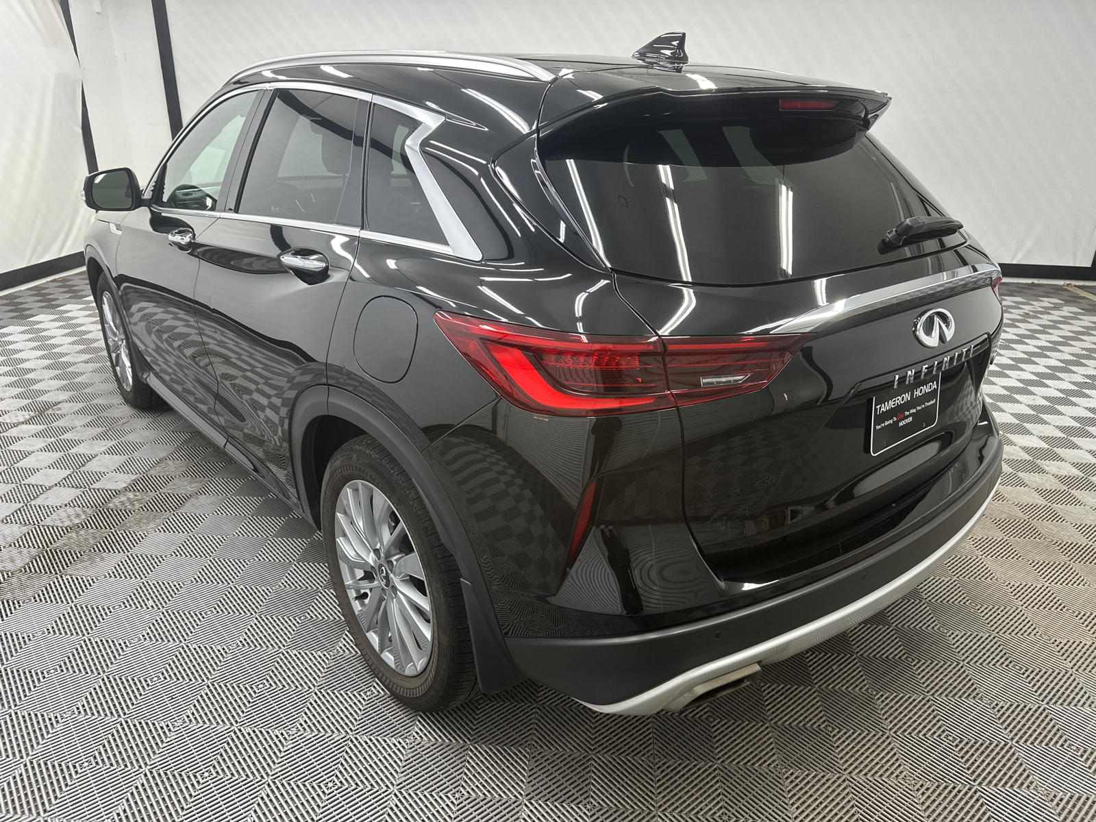 2023 INFINITI QX50 LUXE 3