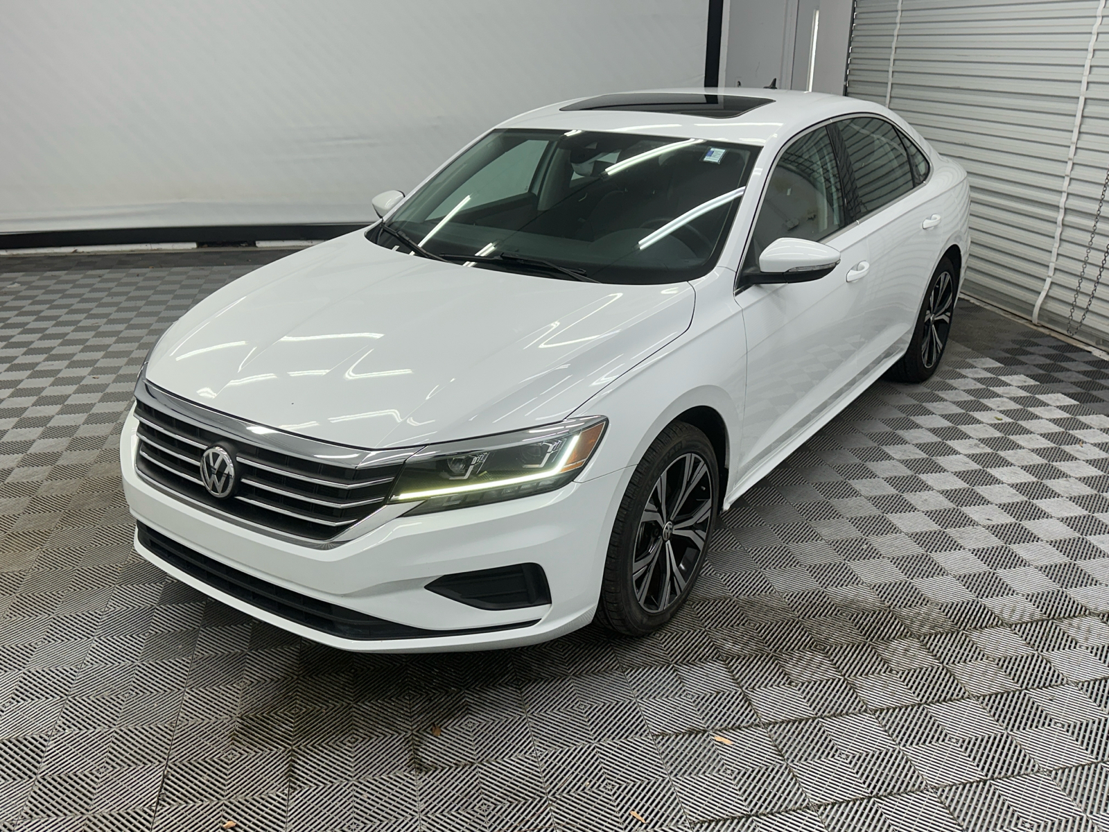 2022 Volkswagen Passat 2.0T SE 1