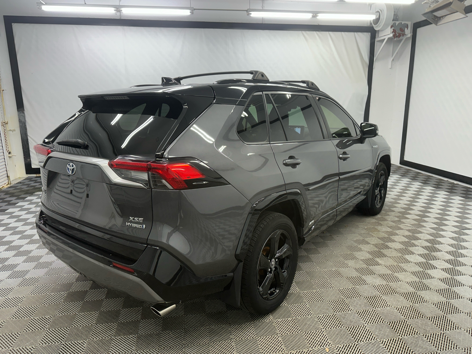 2020 Toyota RAV4 Hybrid XSE 5