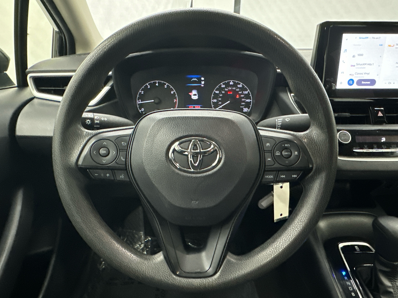 2023 Toyota Corolla LE 24