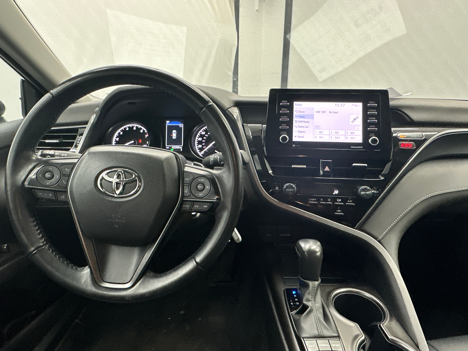 2023 Toyota Camry SE 24