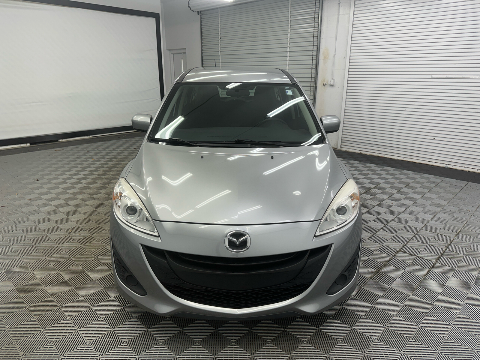 2012 Mazda Mazda5 Sport 8