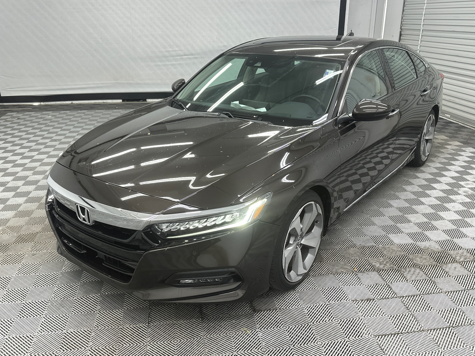 2018 Honda Accord Touring 1