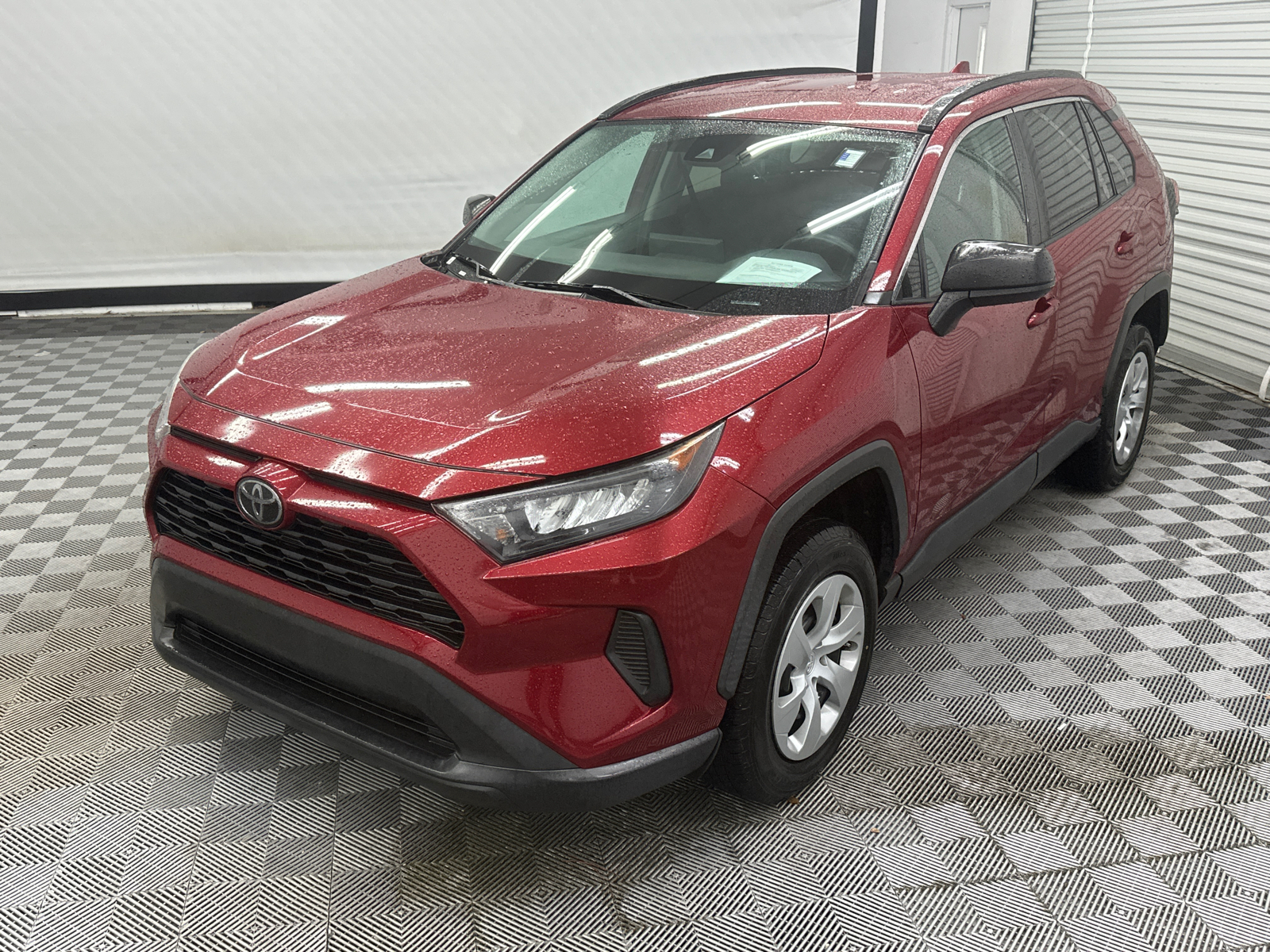 2020 Toyota RAV4 LE 1