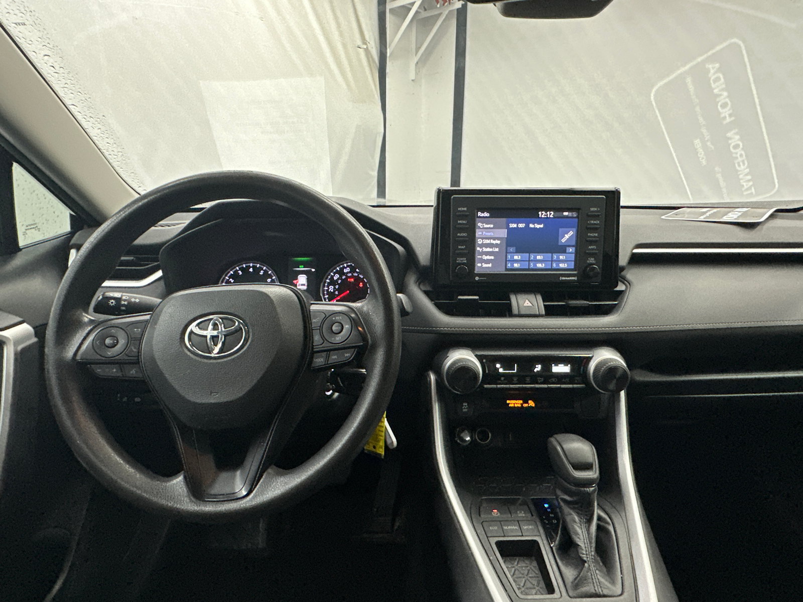 2020 Toyota RAV4 LE 23