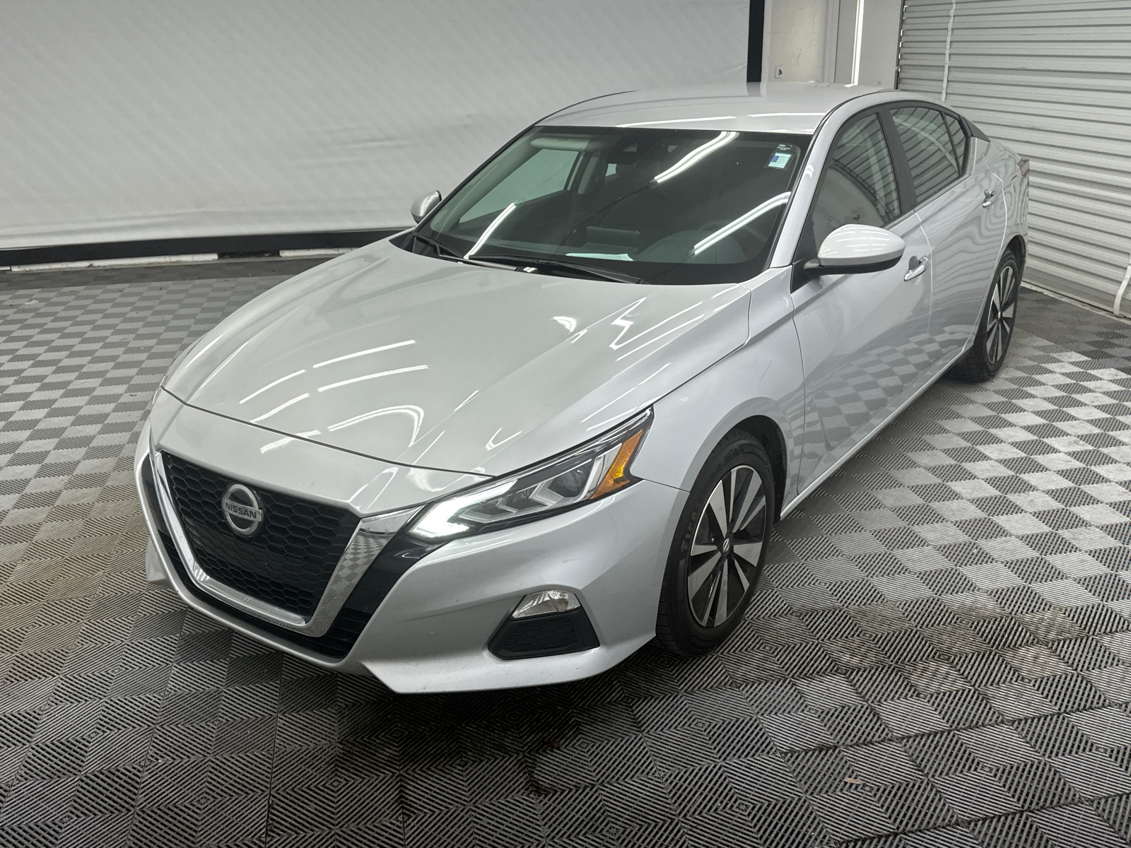 2022 Nissan Altima 2.5 SV 1