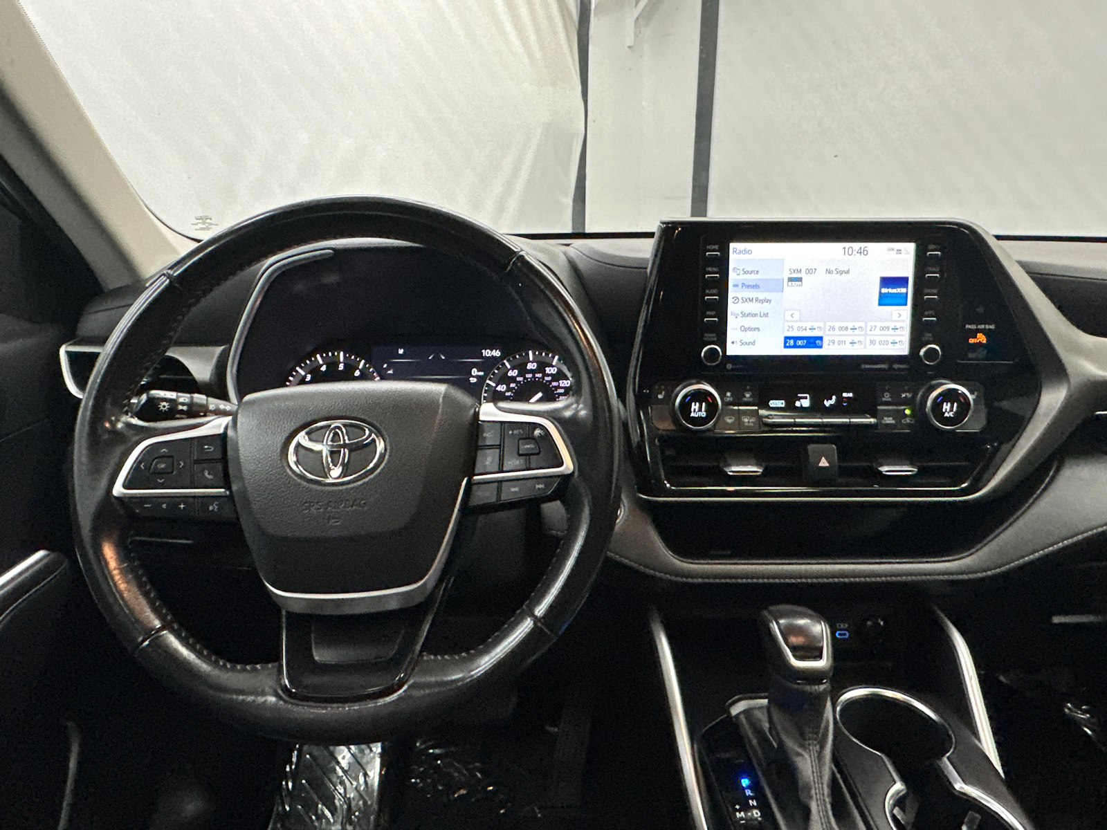 2022 Toyota Highlander XLE 29