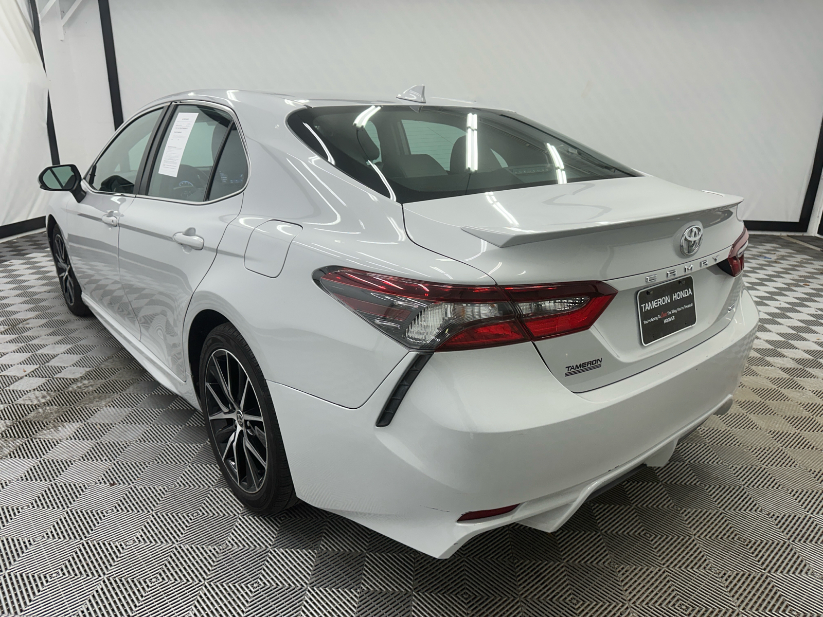 2022 Toyota Camry SE 3