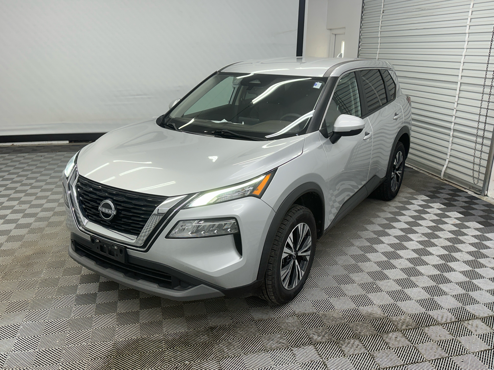 2022 Nissan Rogue SV 1