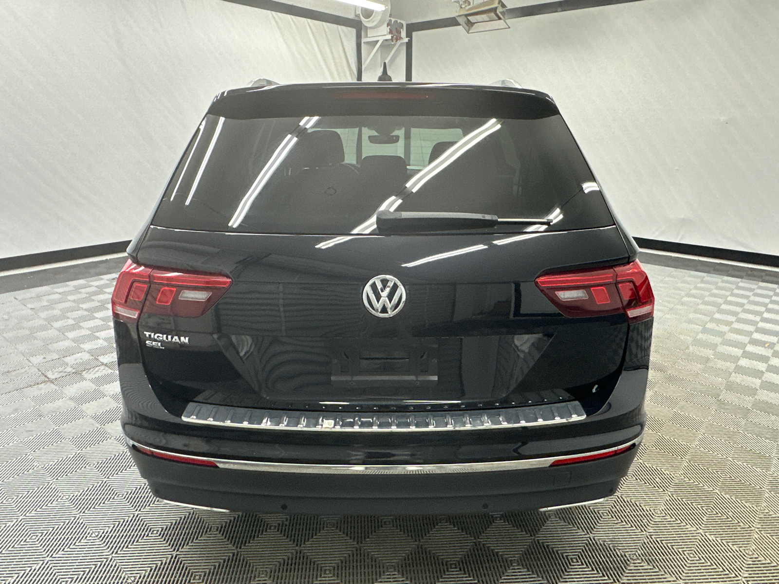 2021 Volkswagen Tiguan 2.0T SEL 4