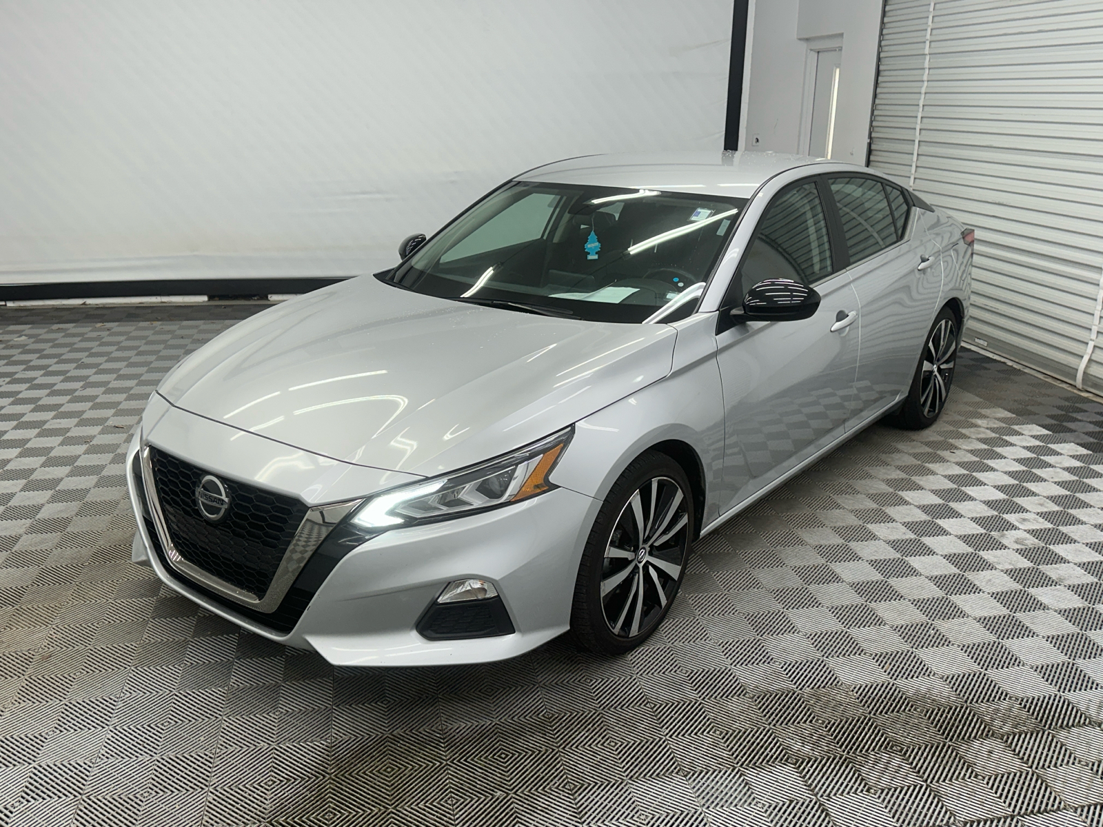 2022 Nissan Altima 2.5 SR 1