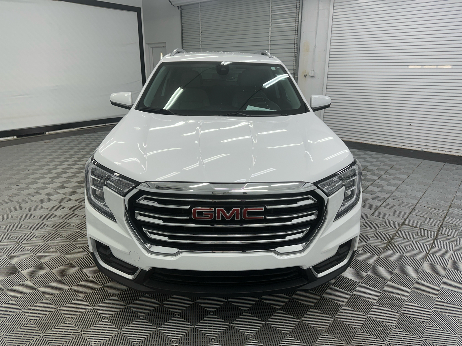 2023 GMC Terrain SLT 8