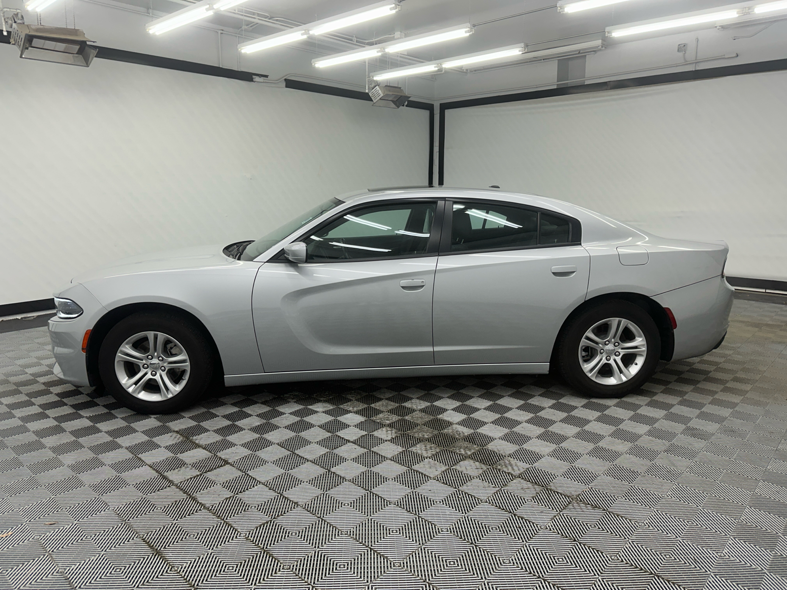 2022 Dodge Charger SXT 2