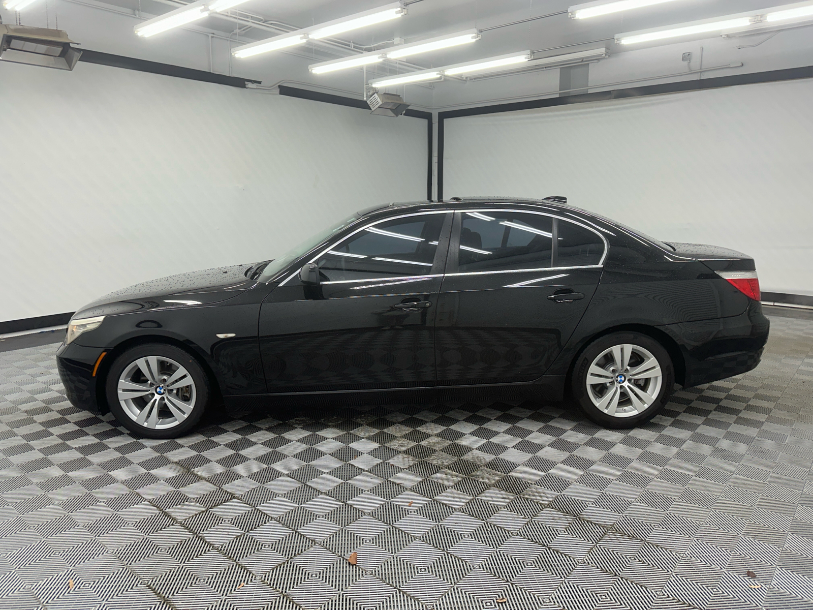 2010 BMW 5 Series 528i 2