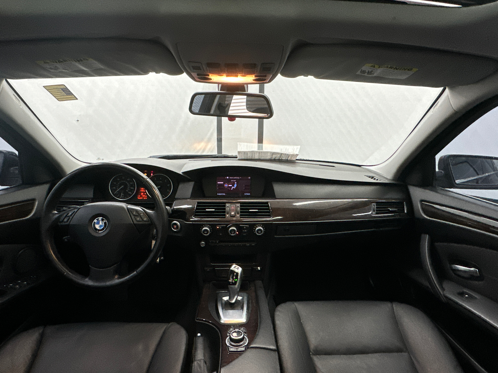 2010 BMW 5 Series 528i 25