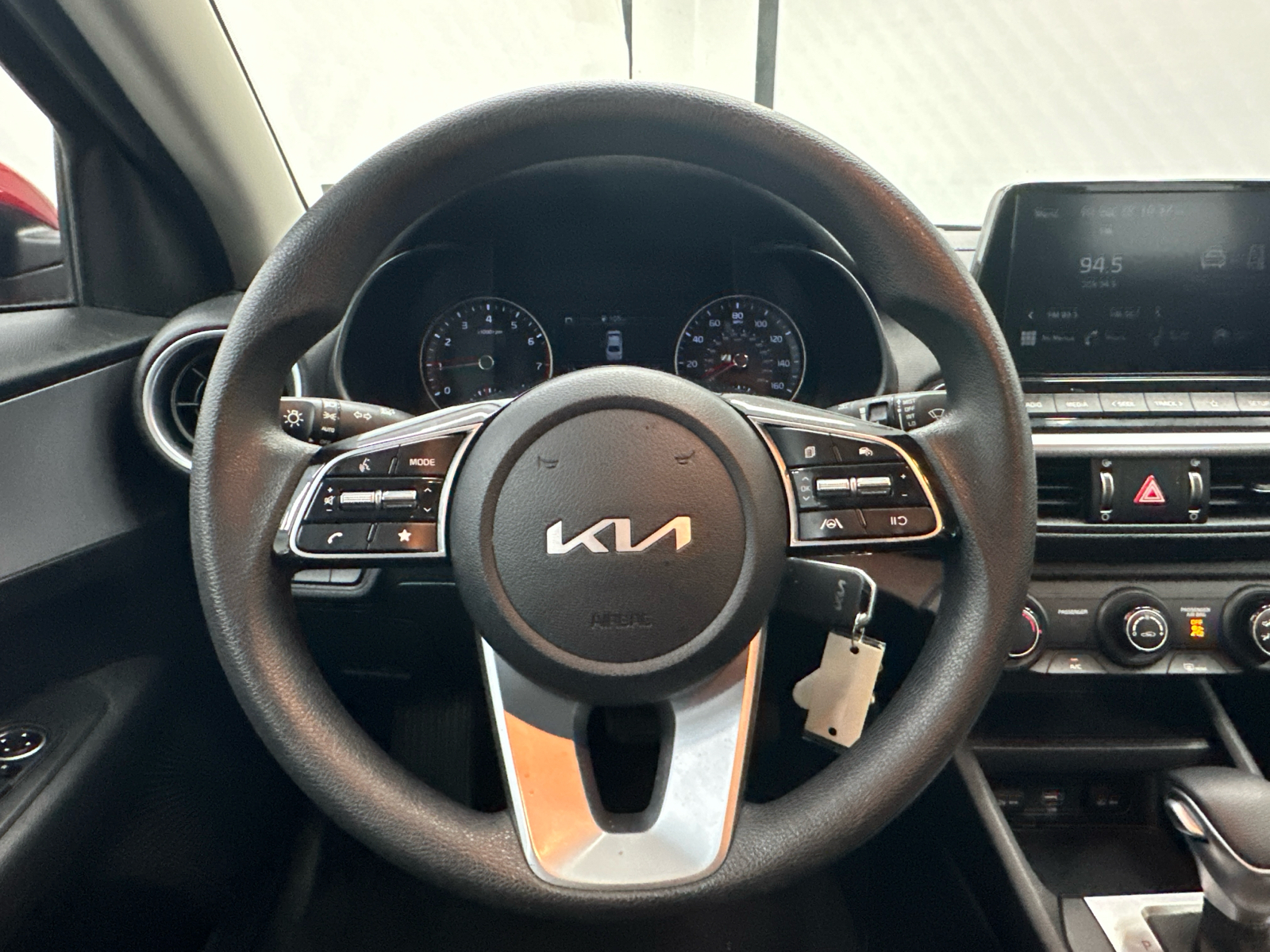 2023 Kia Forte LXS 24