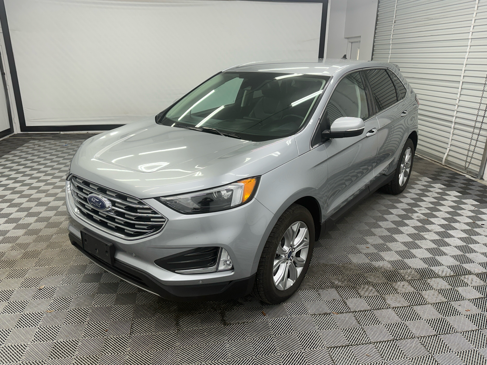 2022 Ford Edge Titanium 1