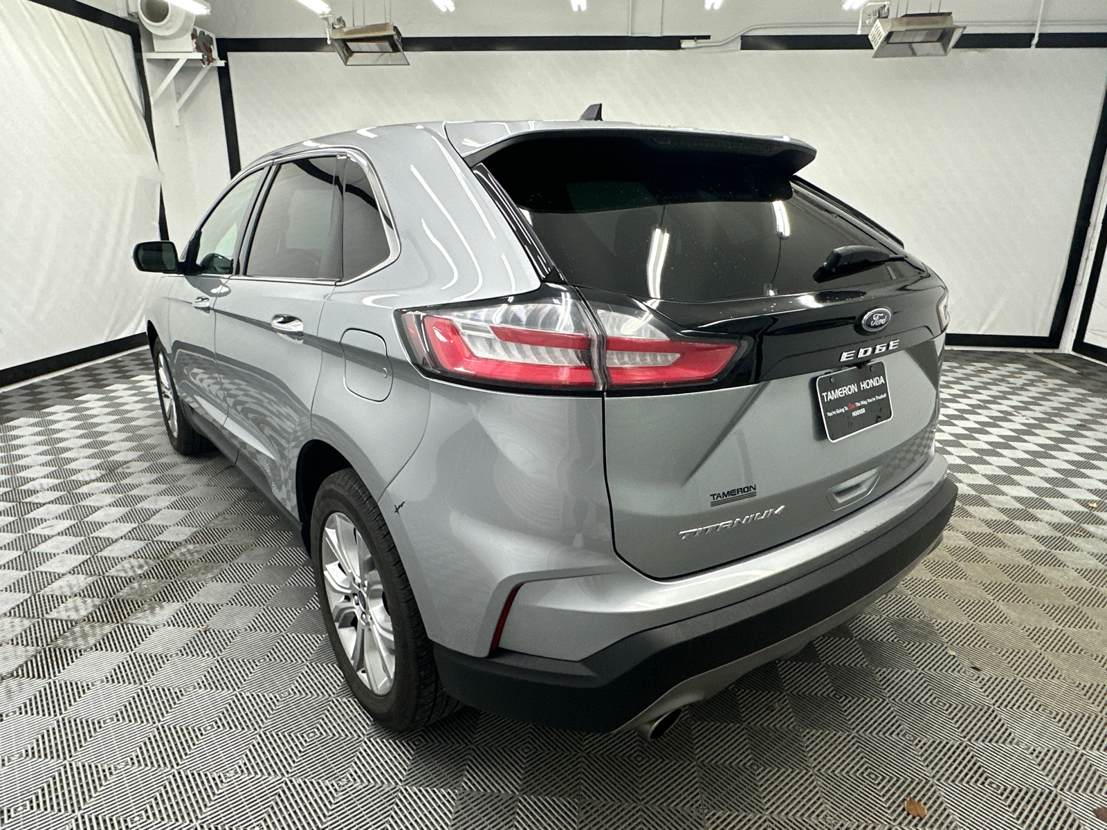 2022 Ford Edge Titanium 3