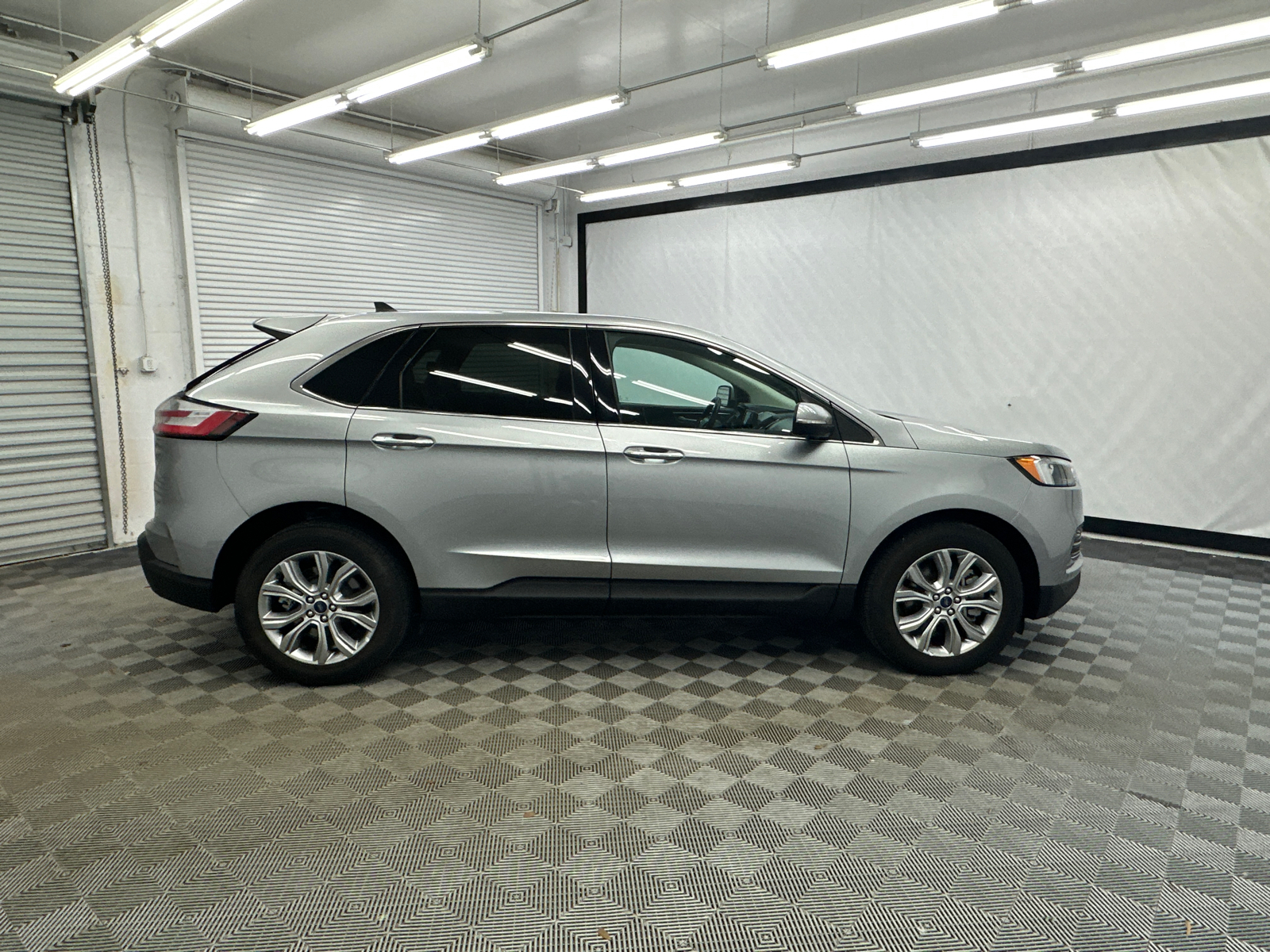 2022 Ford Edge Titanium 6