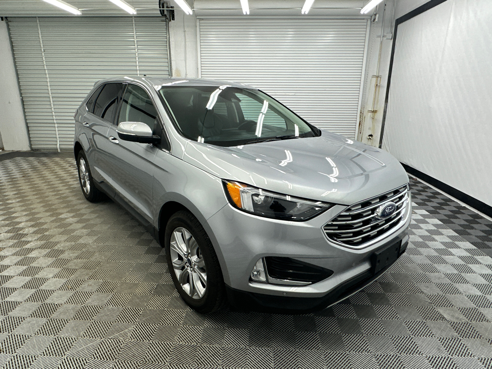 2022 Ford Edge Titanium 7