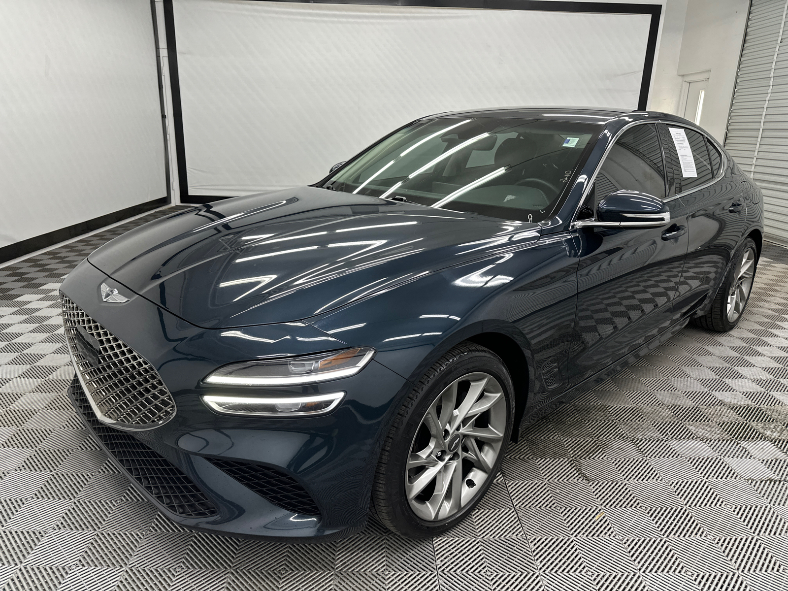 2022 Genesis G70 2.0T 1