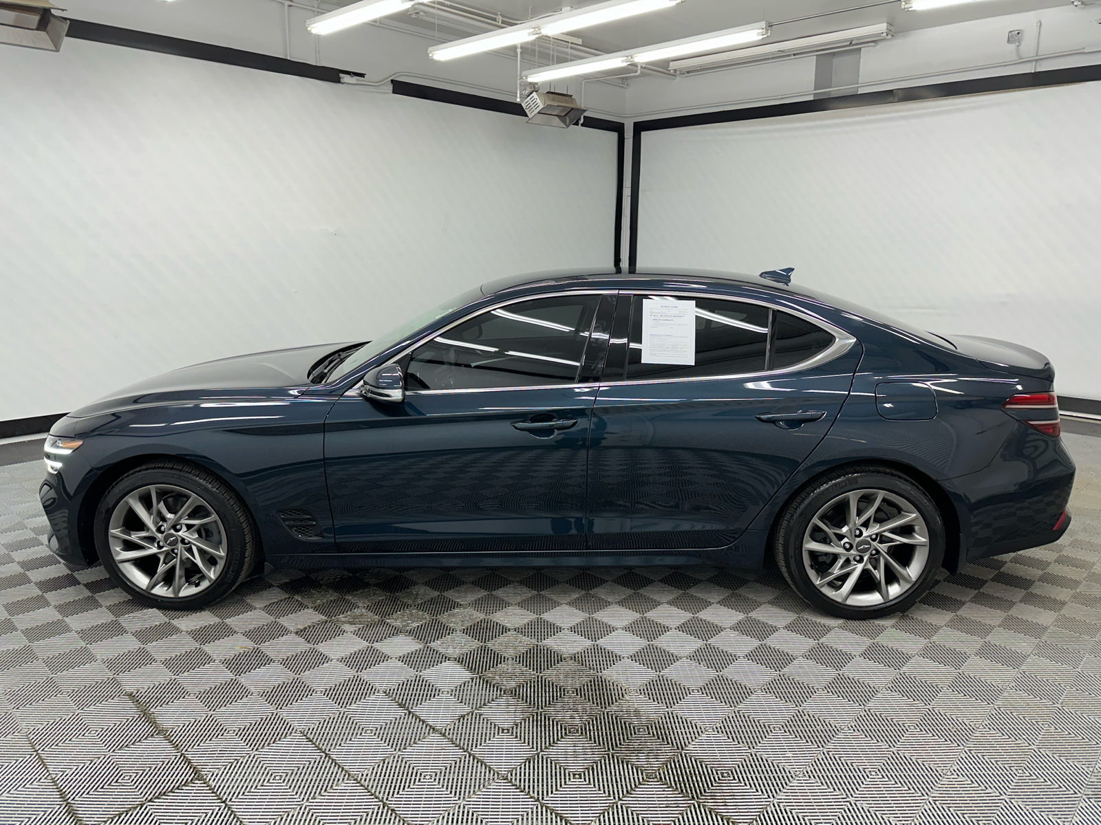 2022 Genesis G70 2.0T 2