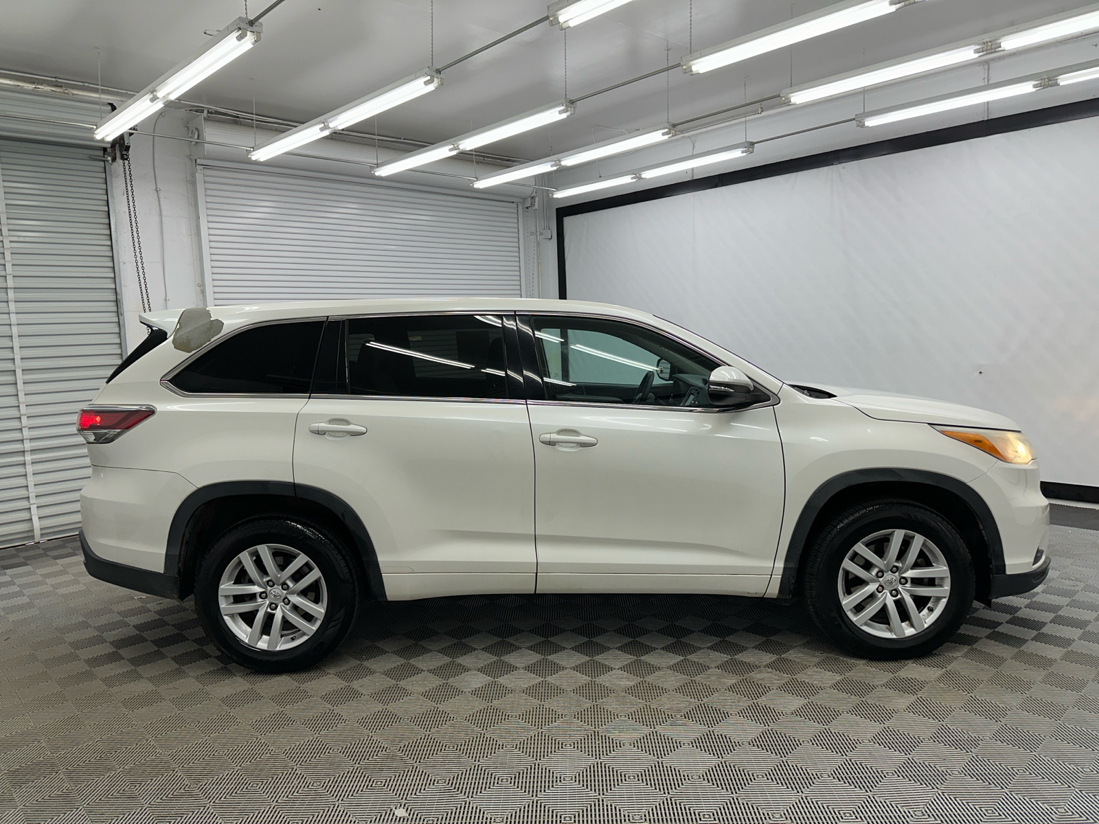 2014 Toyota Highlander LE 6