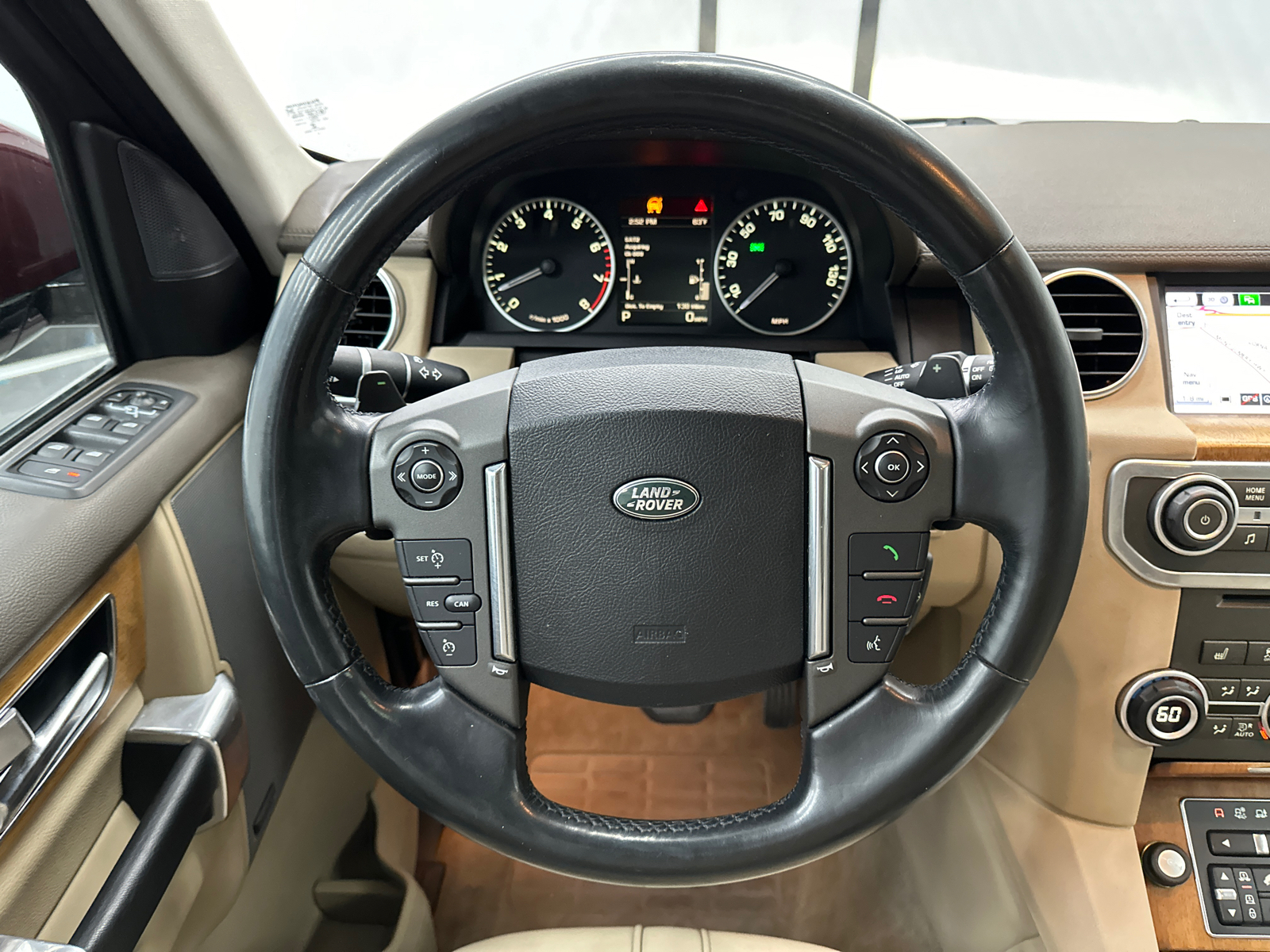 2016 Land Rover LR4 HSE 29