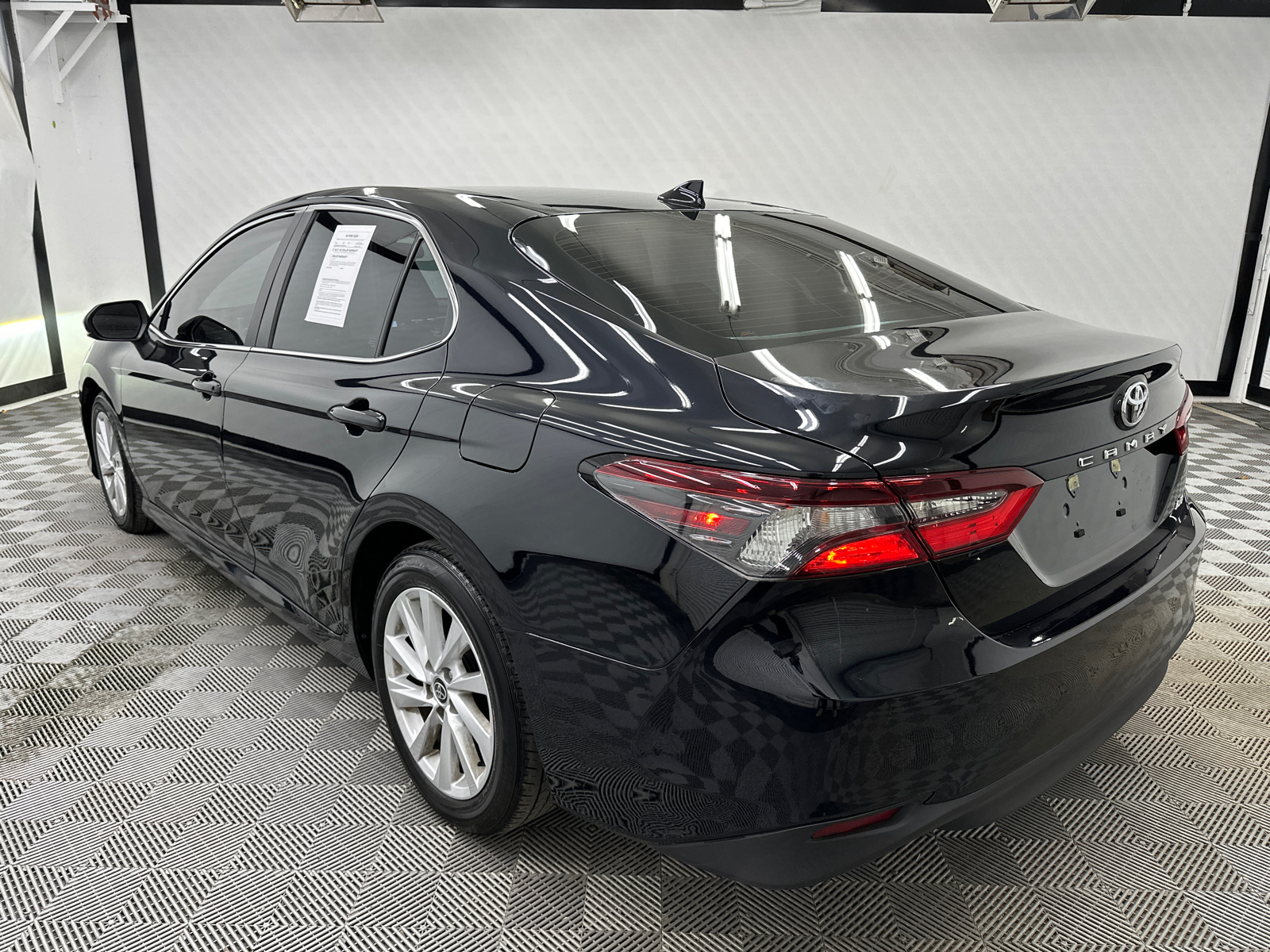 2023 Toyota Camry LE 3