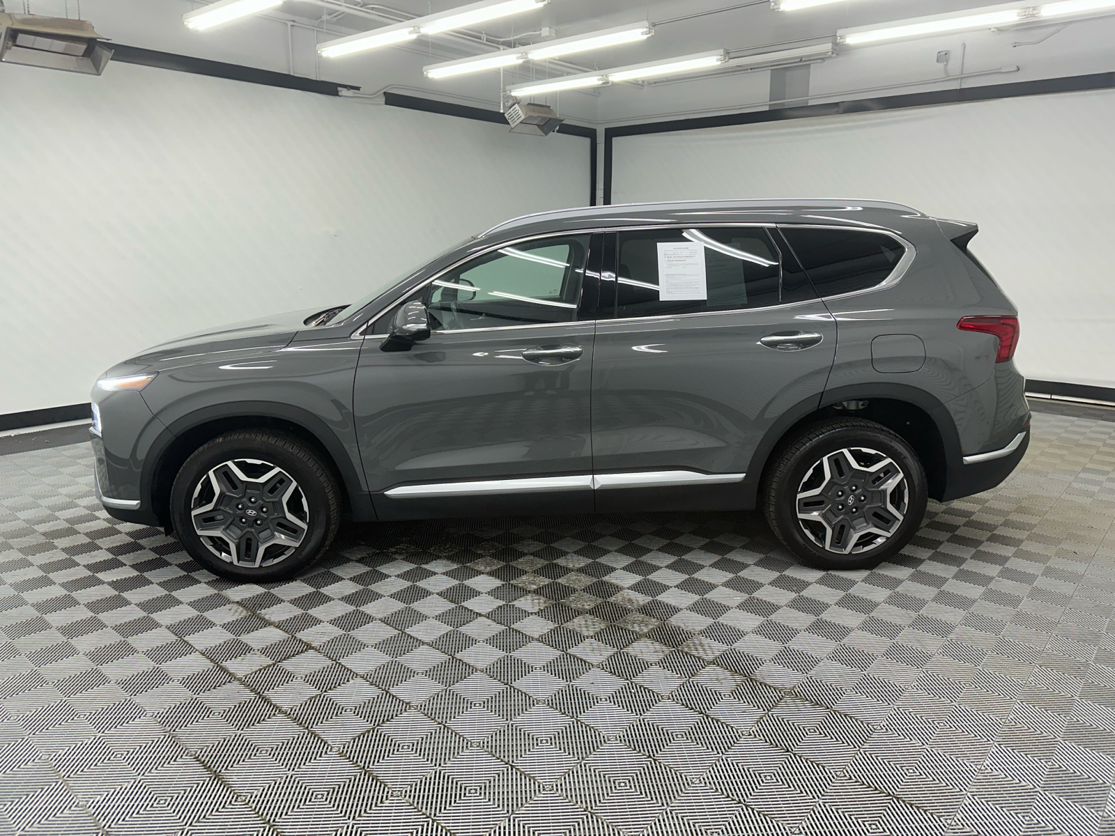 2023 Hyundai Santa Fe Hybrid SEL Premium 2