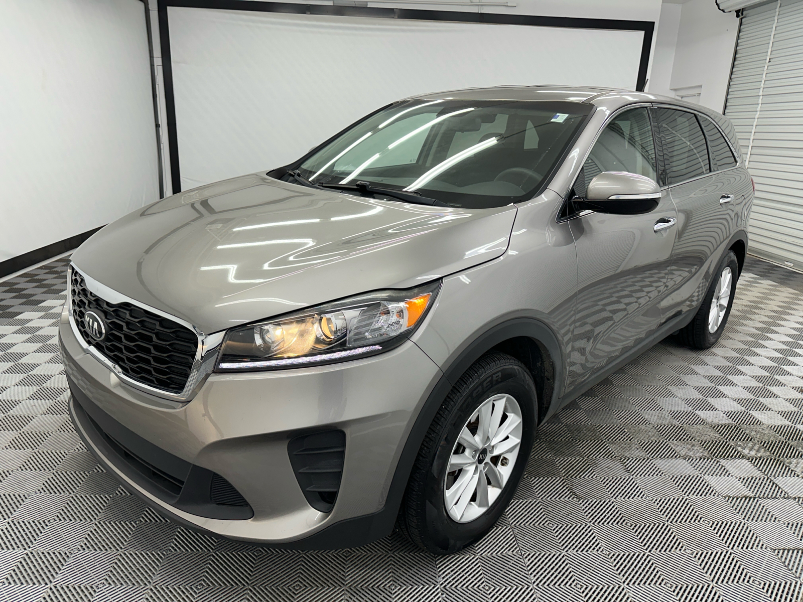 2019 Kia Sorento LX 1