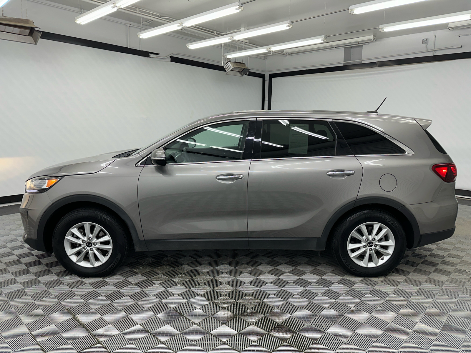 2019 Kia Sorento LX 2