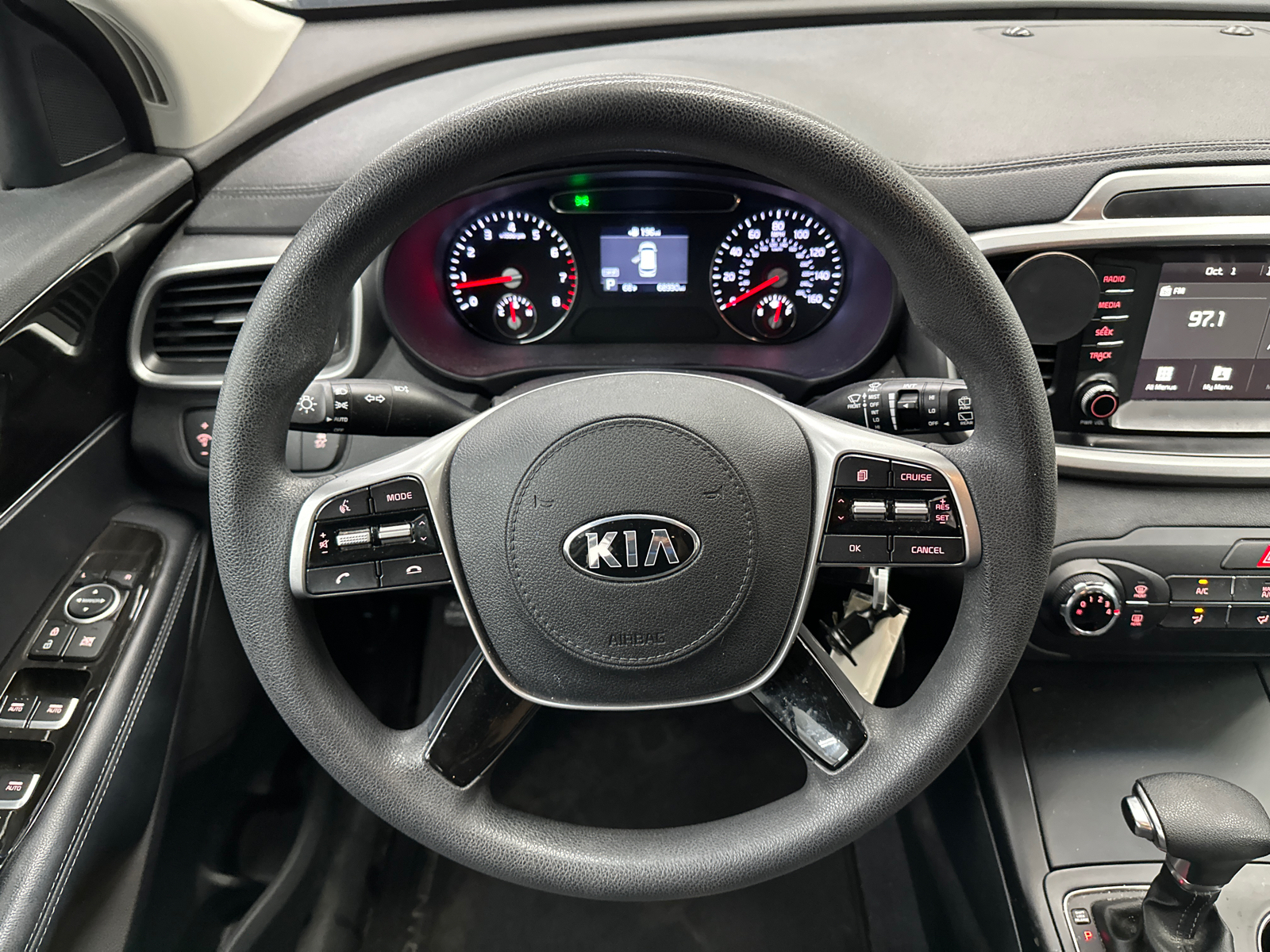 2019 Kia Sorento LX 24