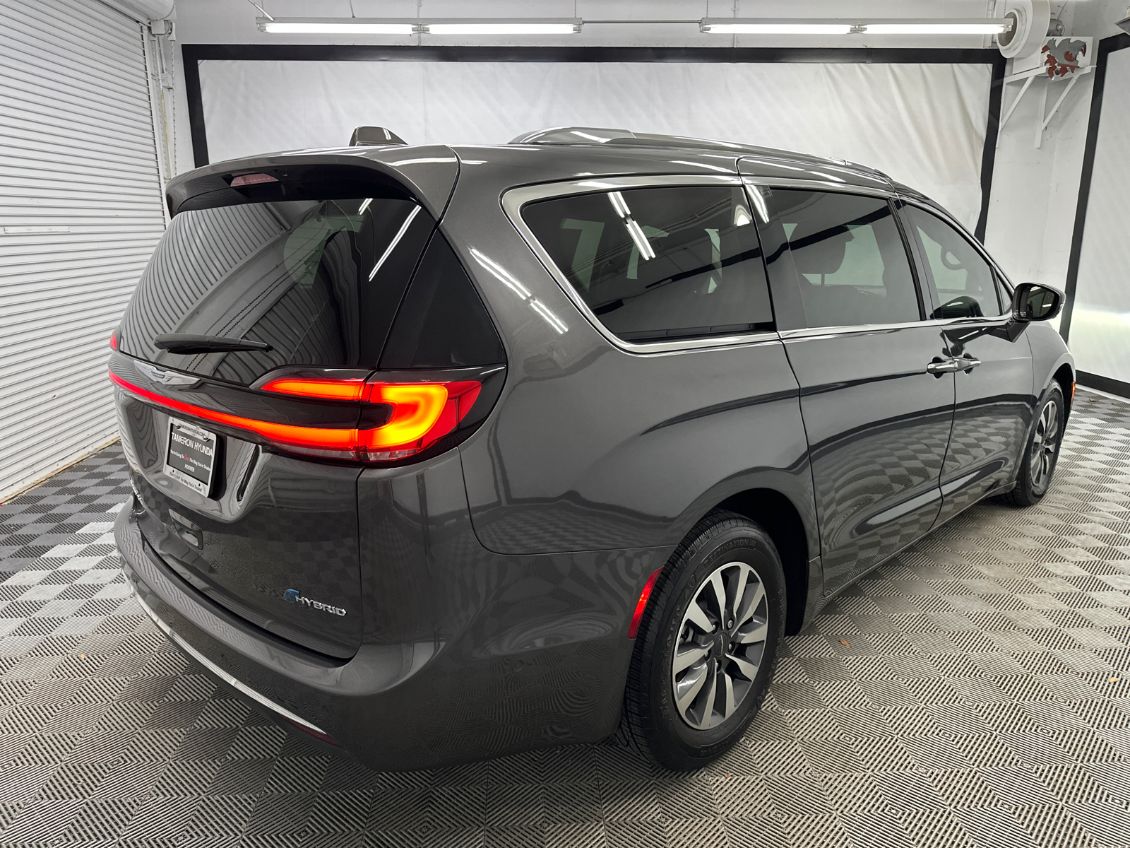 2021 Chrysler Pacifica Hybrid Touring L 5