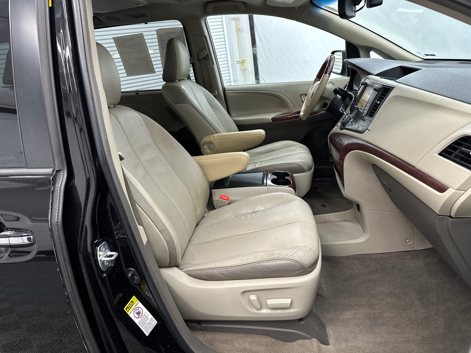 2014 Toyota Sienna Limited 15