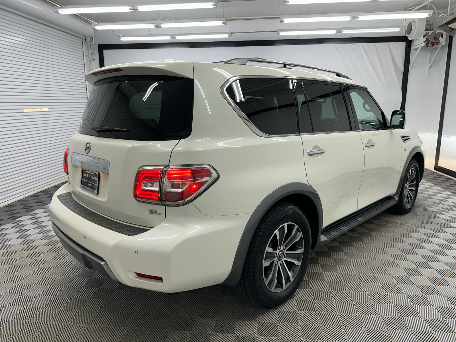 2019 Nissan Armada SL 5