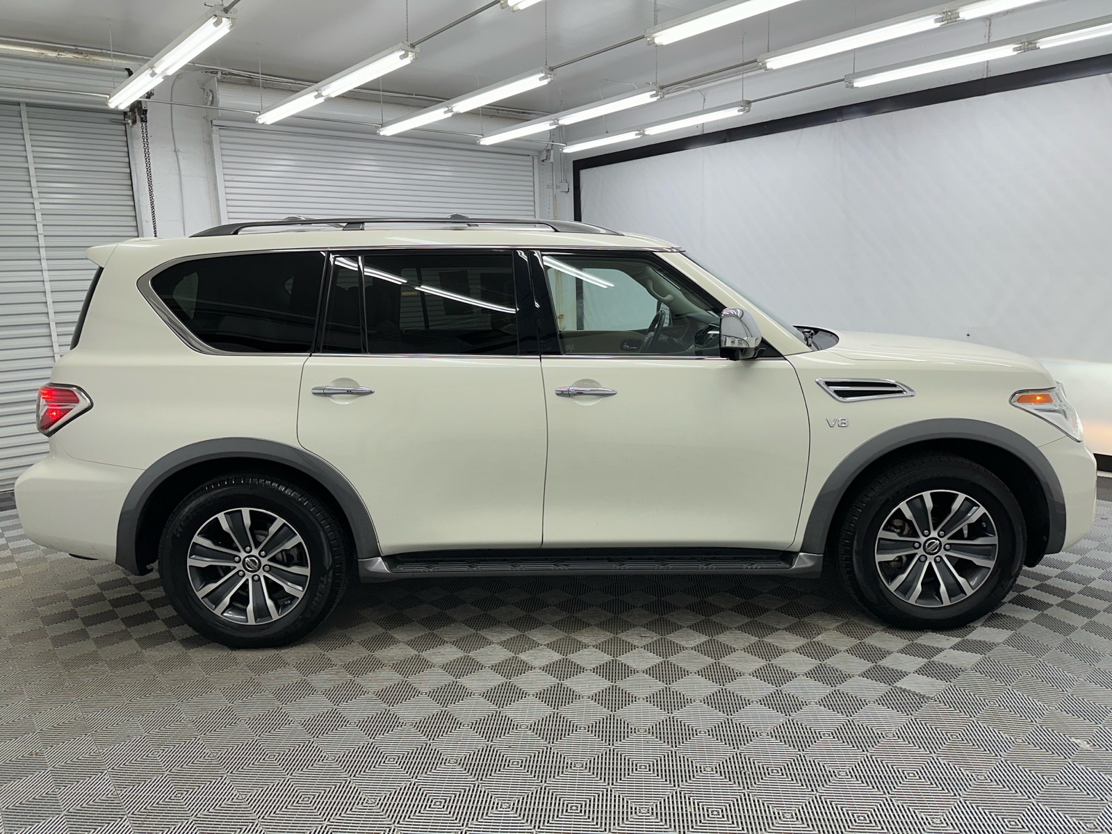 2019 Nissan Armada SL 6