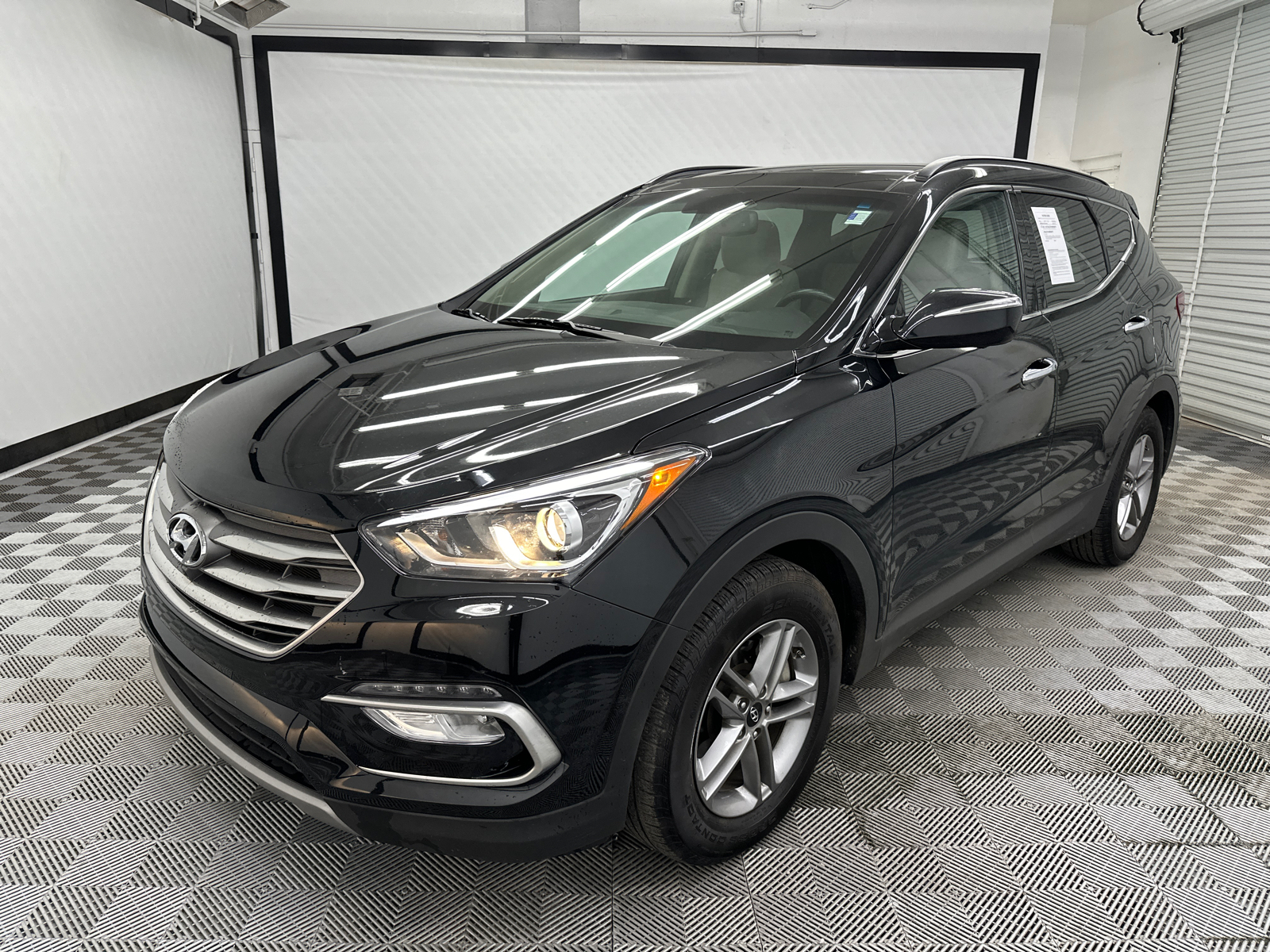 2017 Hyundai Santa Fe Sport 2.4 Base 1