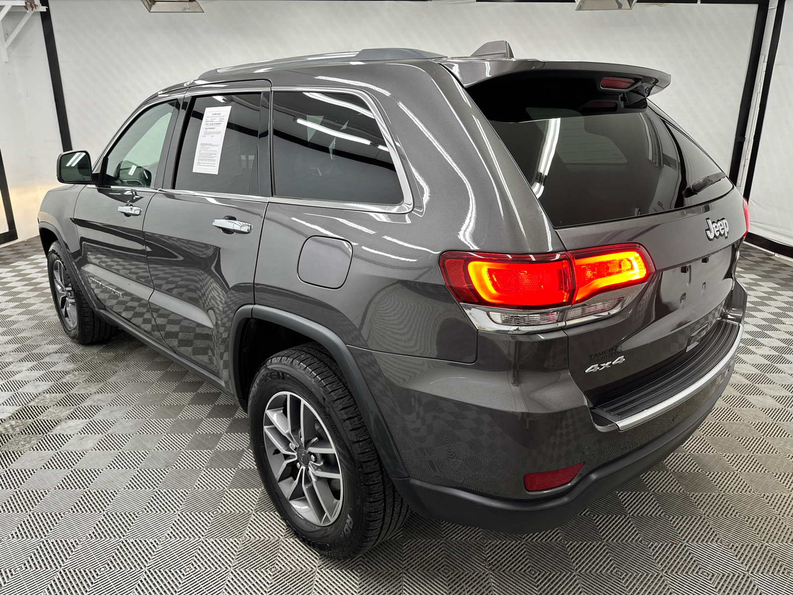 2020 Jeep Grand Cherokee Limited 3