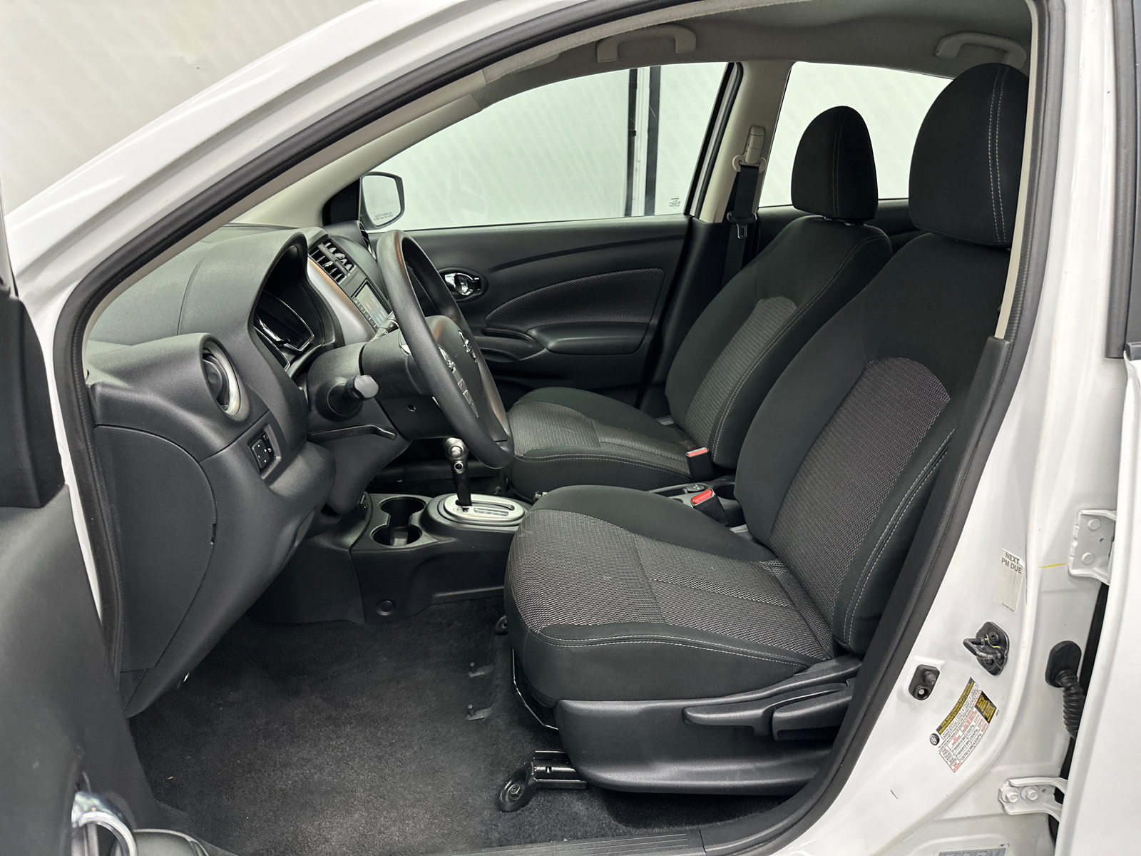 2019 Nissan Versa 1.6 SV 9