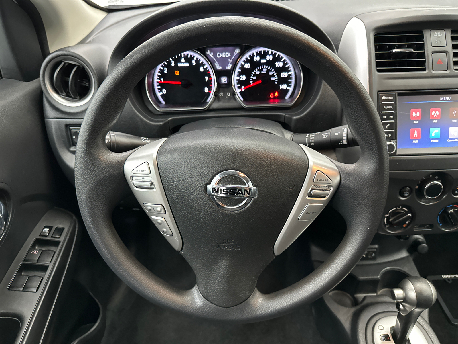 2019 Nissan Versa 1.6 SV 22