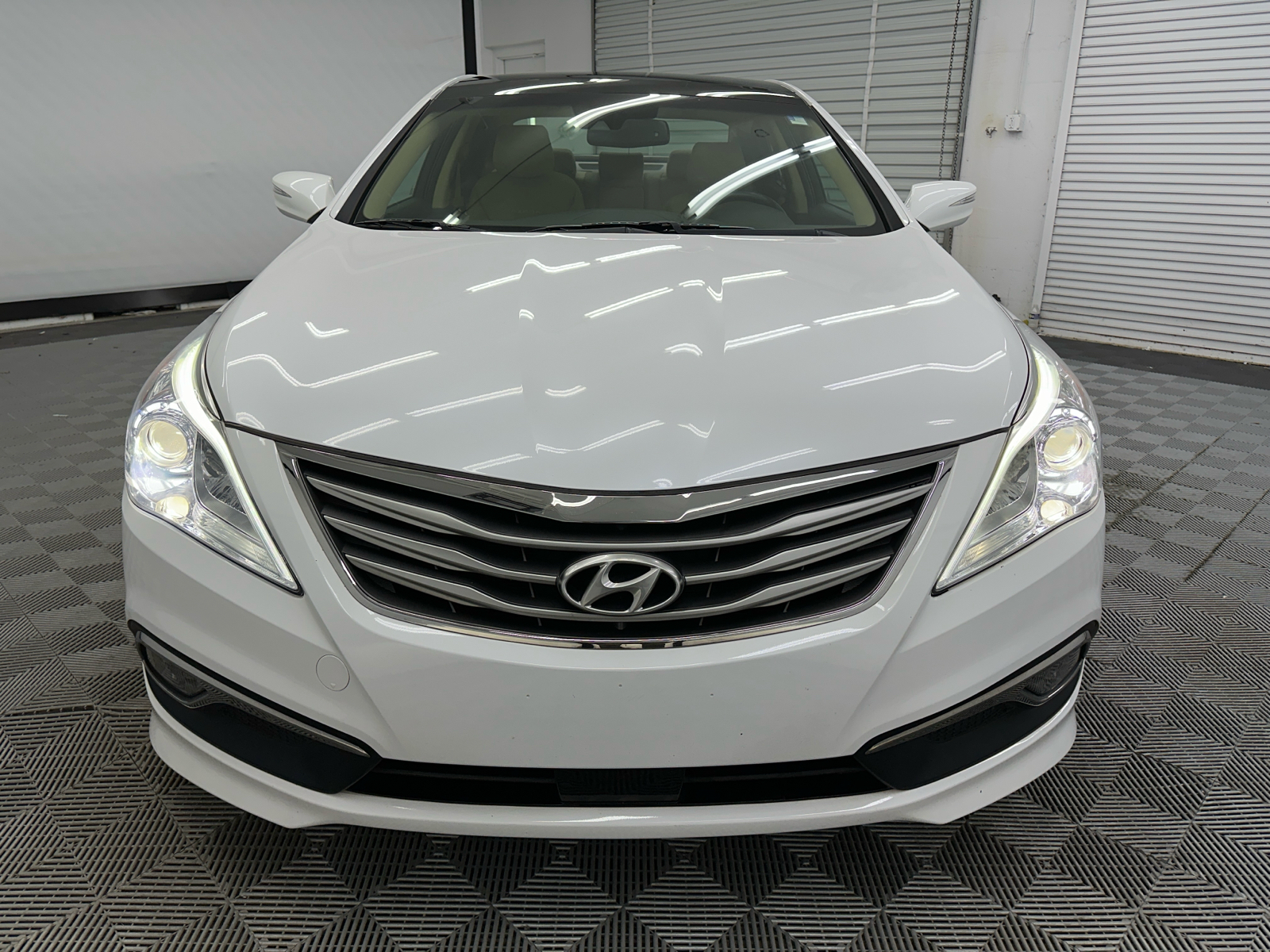 2017 Hyundai Azera Limited 8