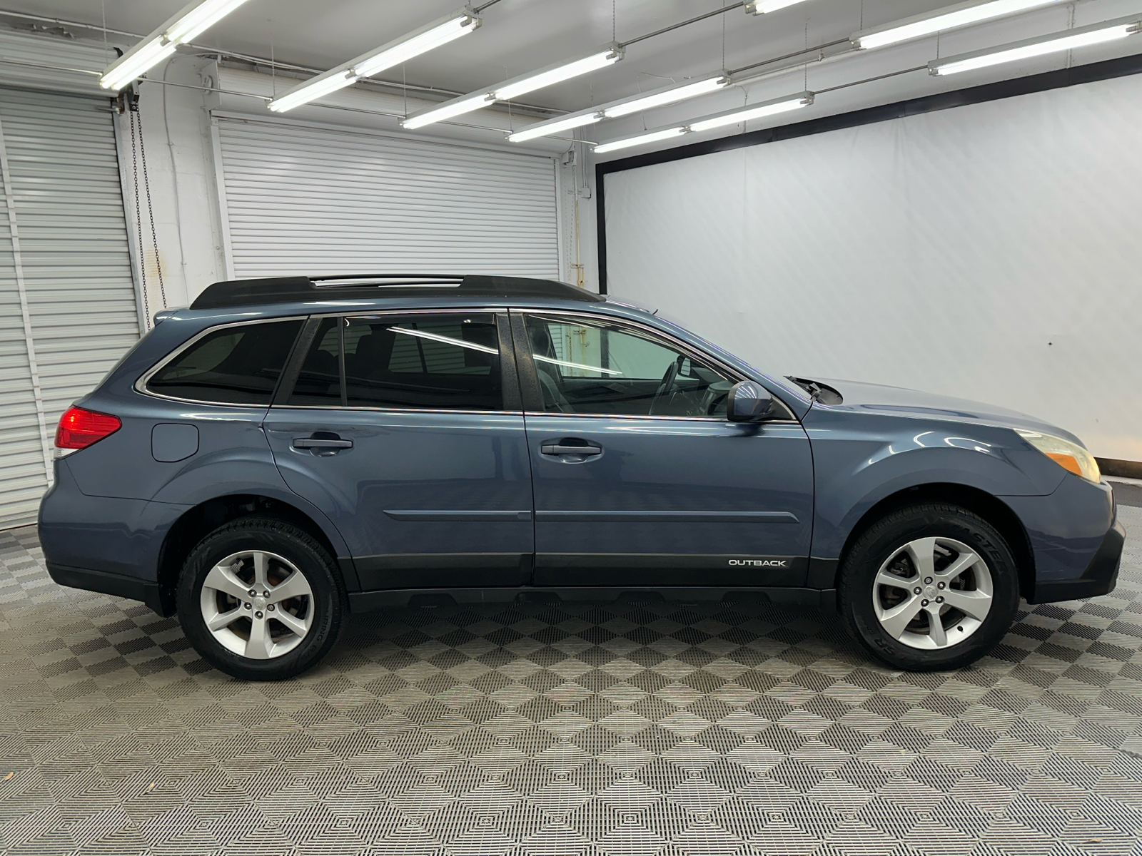 2013 Subaru Outback 2.5i 6