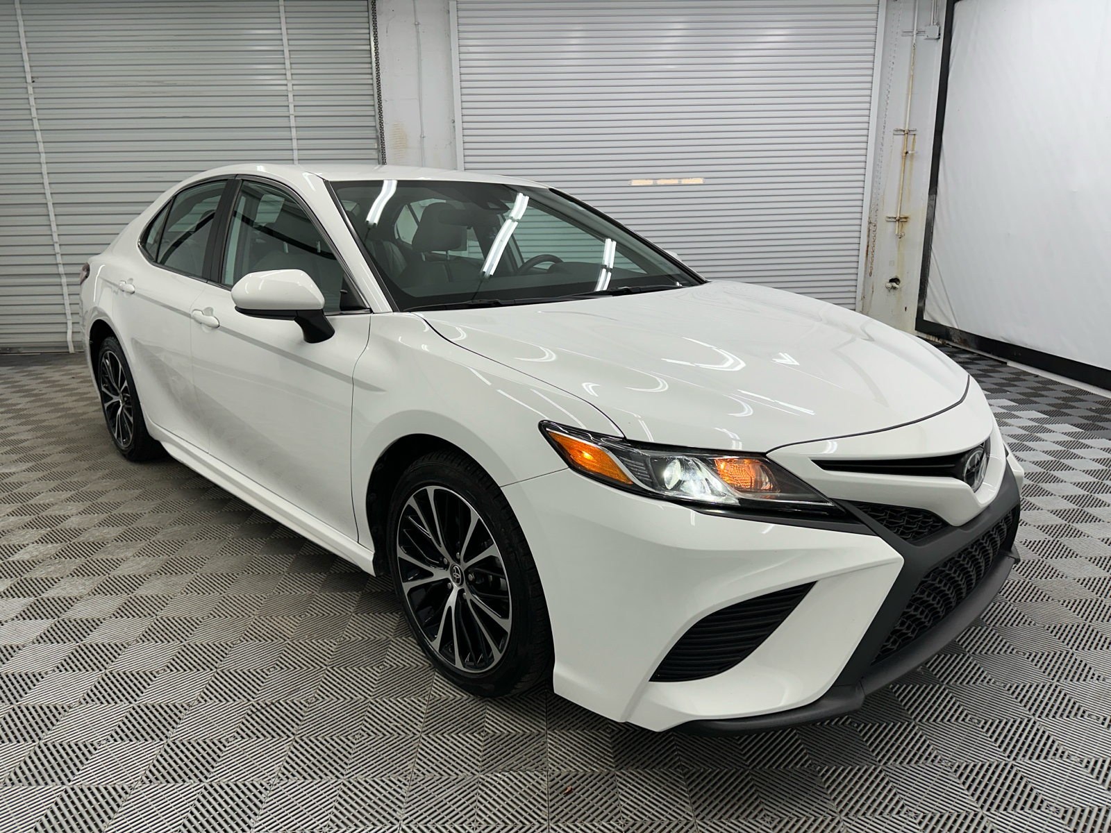 2020 Toyota Camry SE 7