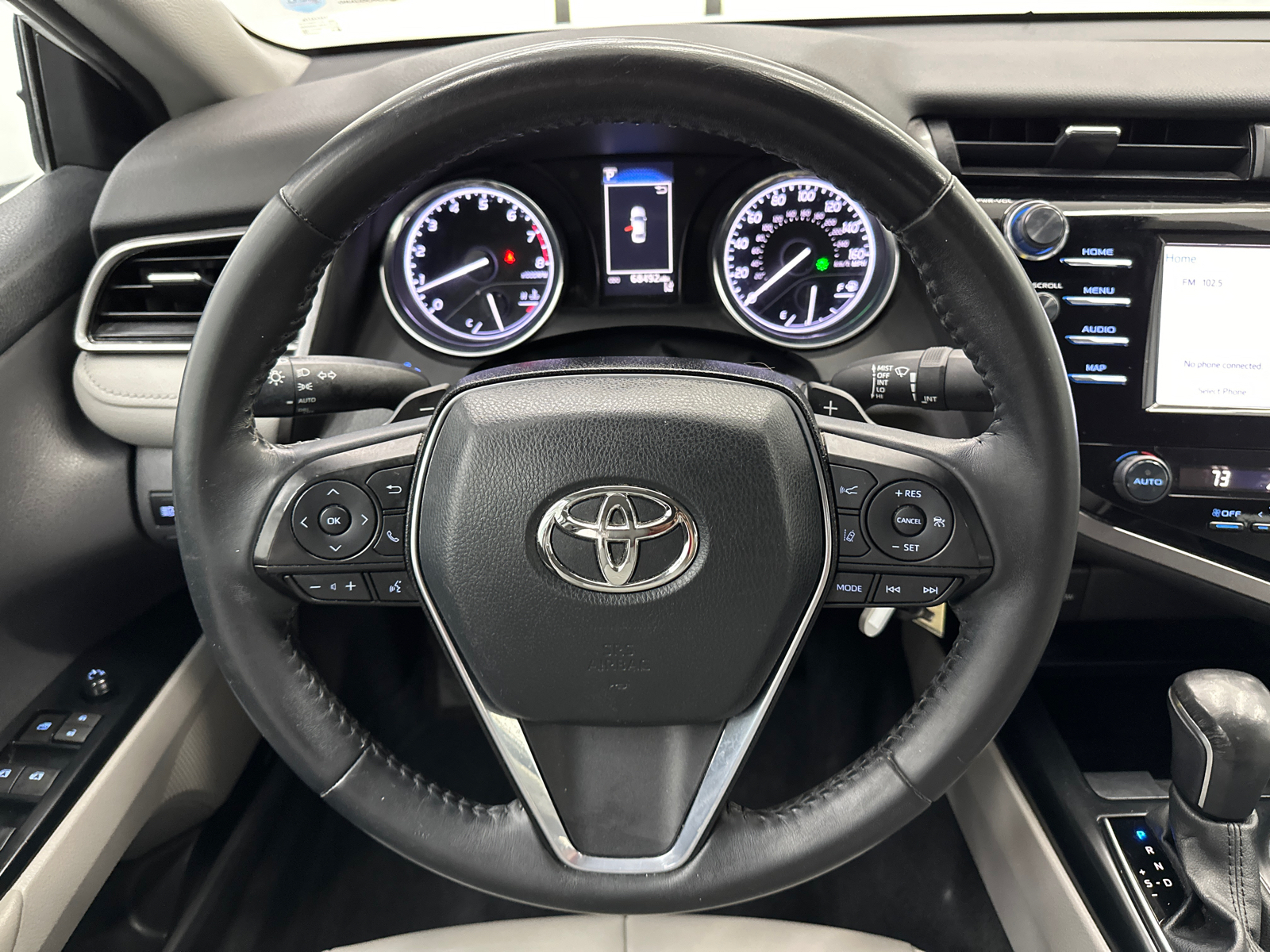 2020 Toyota Camry SE 23